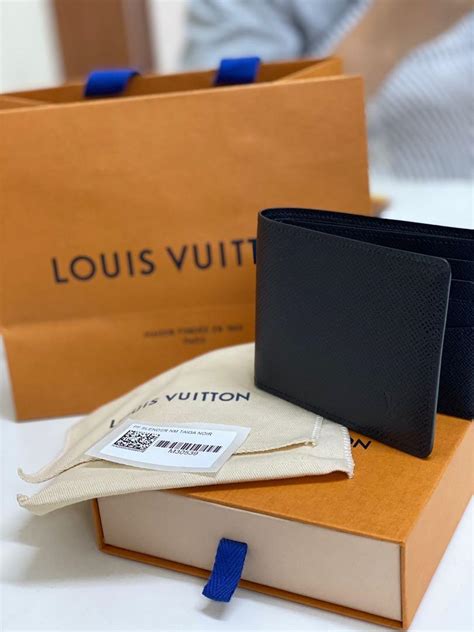 louis vuitton taiga leather noir slender wallet m30539|slender taiga leather wallet.